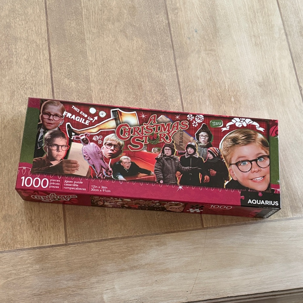 Aquarius A Christmas Story Puzzle - Red and Green